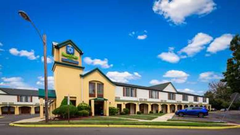 SureStay By Best Western East Brunswick 1