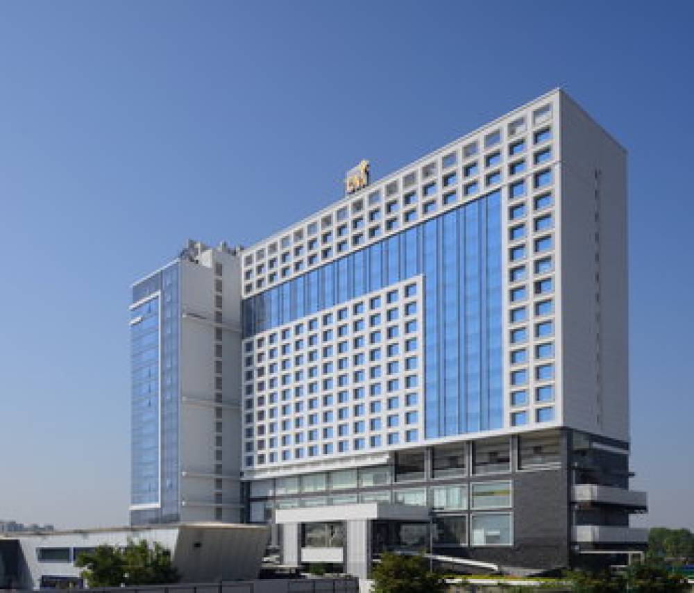 TAJ SKYLINE AHMEDABAD 5