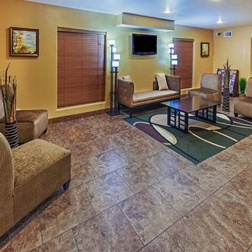 TEXAS INN AND SUITES - RAYMONDVILLE 2