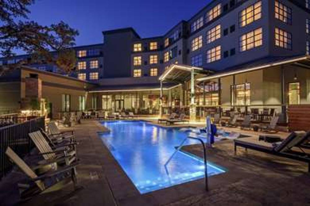 THE BEVY HOTEL BOERNE DOUBLETREE 7