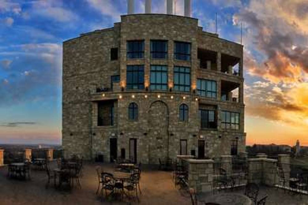 The Oread Hotel 4