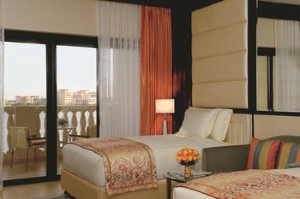 The Ritz-Carlton Abu Dhabi Grand Canal 5