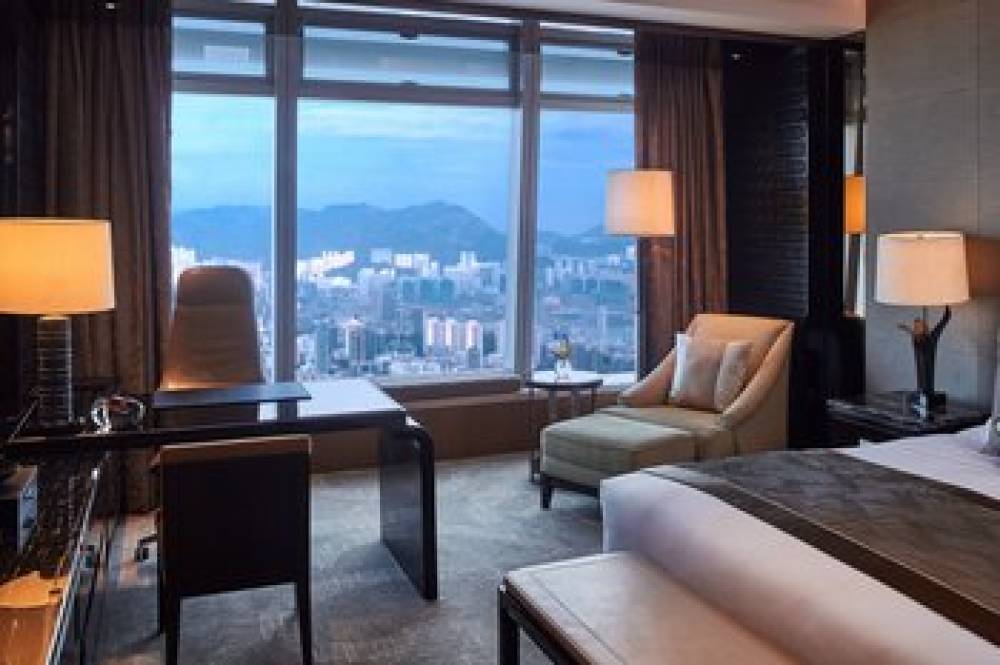 The Ritz-Carlton Hong Kong 6