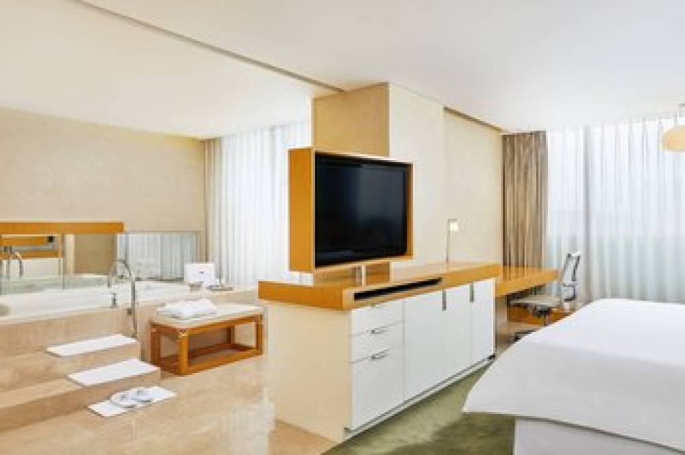 The Westin Shenzhen Nanshan 5