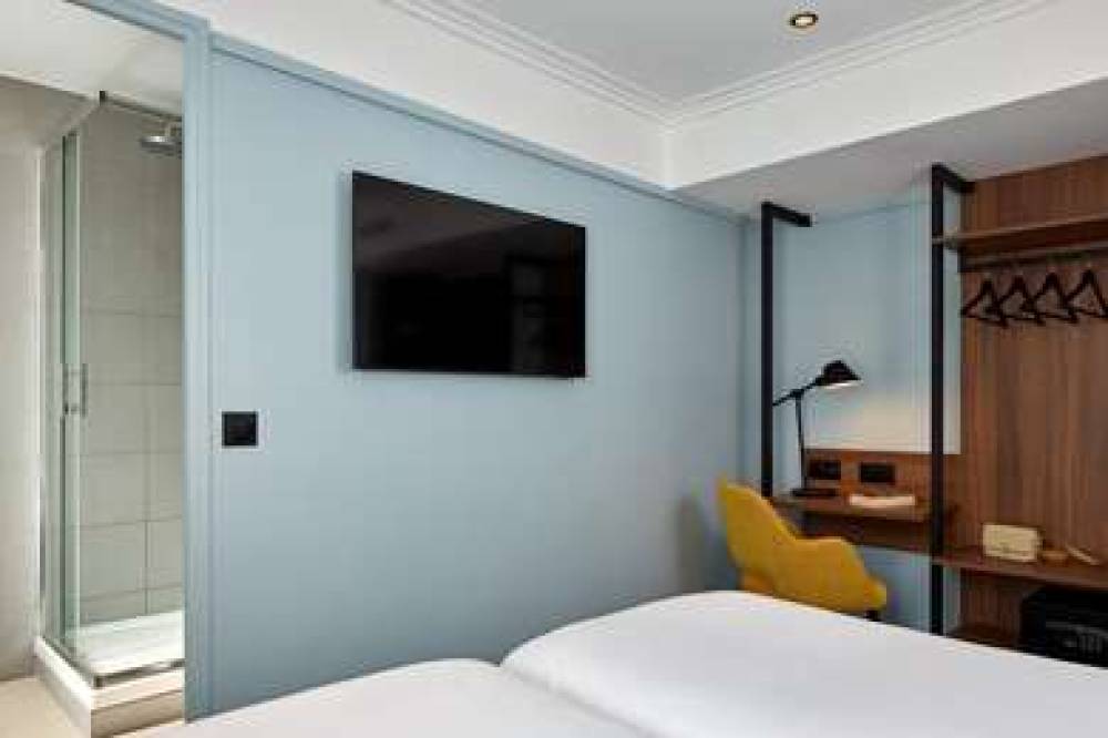 TIMHOTEL PARIS GARE DU NORD 8