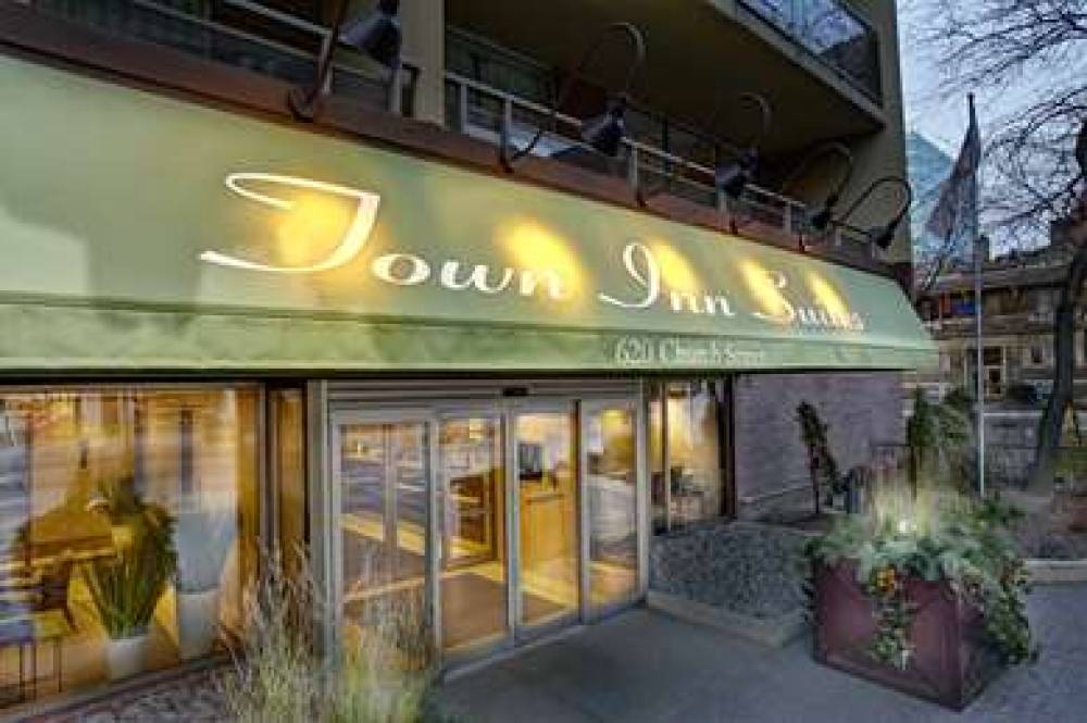 TOWN INN SUITES 3