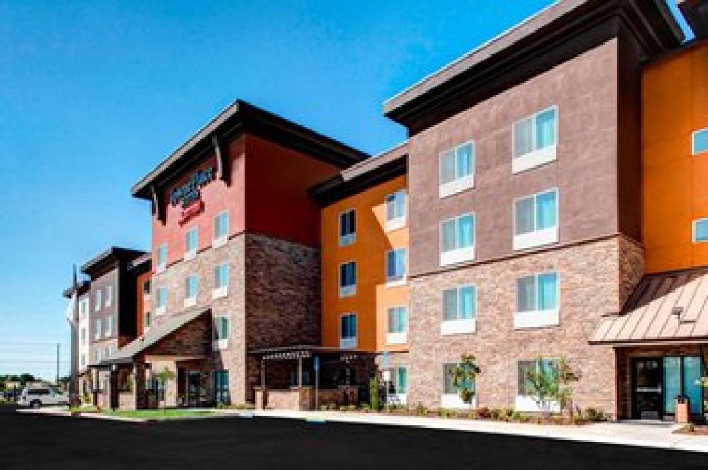 TownePlace Suites By Marriott Bakersfield West 3