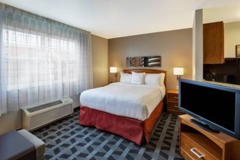 TownePlace Suites By Marriott Detroit Dearborn 6