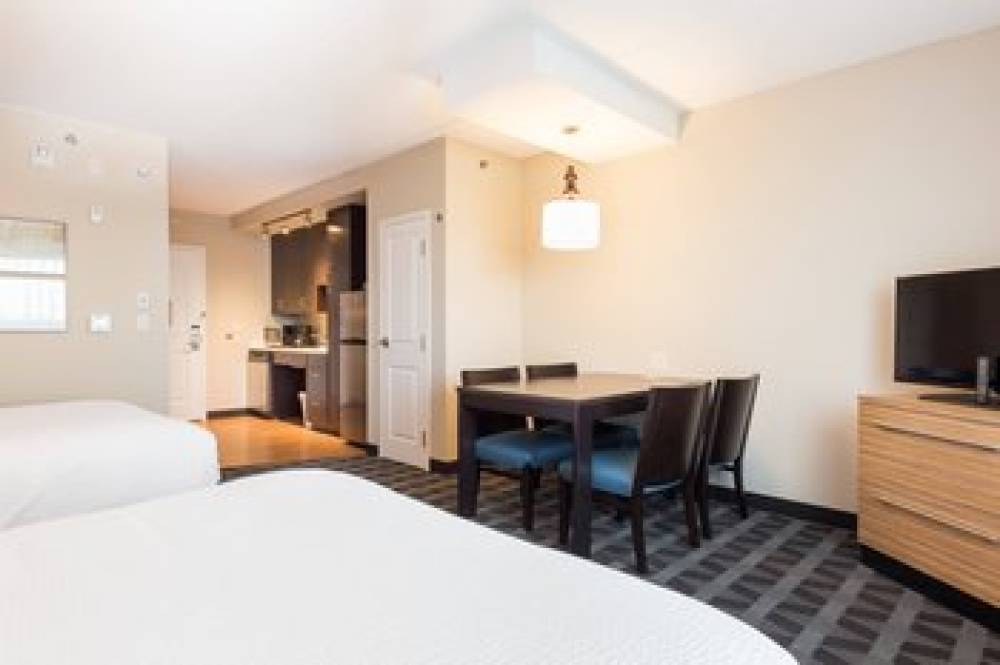 TownePlace Suites By Marriott Edmonton South 7