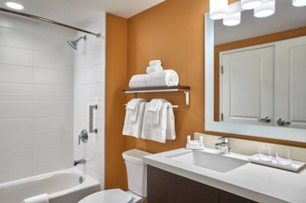 TownePlace Suites By Marriott Fort McMurray 10