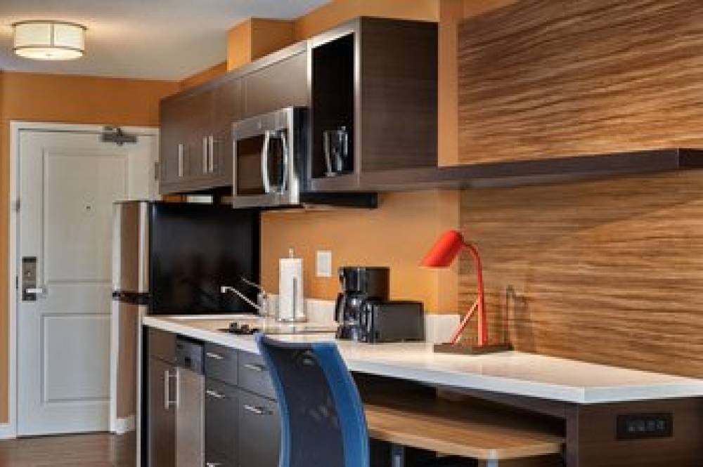 TownePlace Suites By Marriott Fort McMurray 8