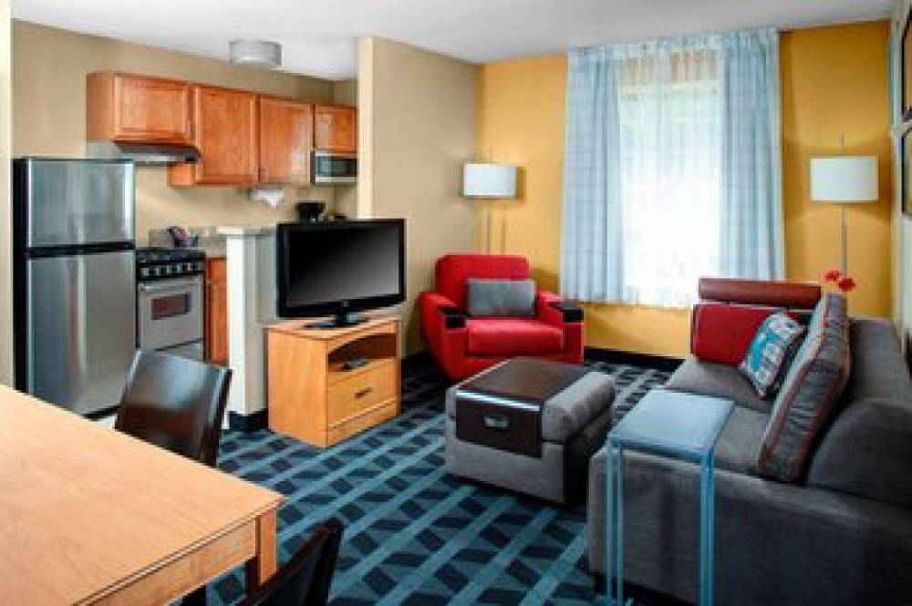 TownePlace Suites By Marriott Fresno 5