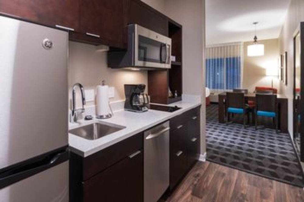 TownePlace Suites By Marriott Hays 8