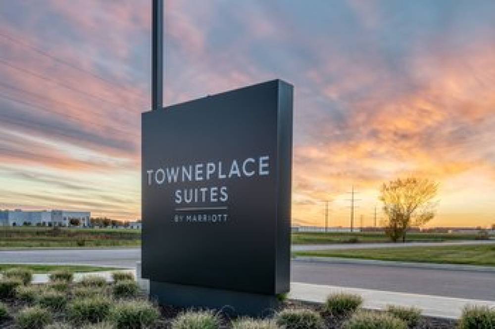 TownePlace Suites By Marriott Indianapolis Airport 2