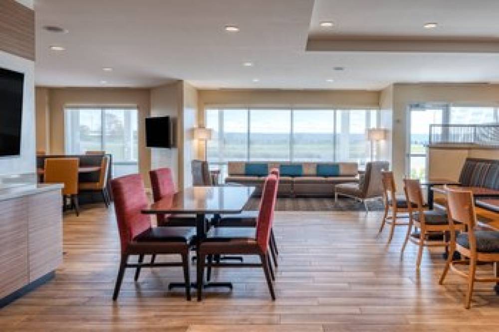 TownePlace Suites By Marriott Indianapolis Airport 5