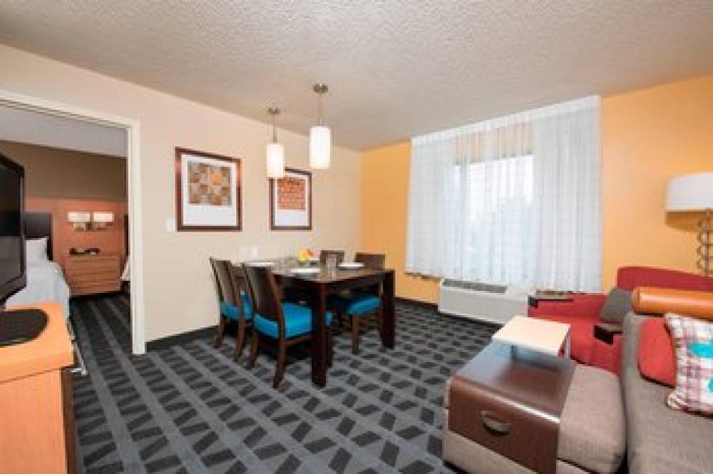 TownePlace Suites By Marriott Kalamazoo 7