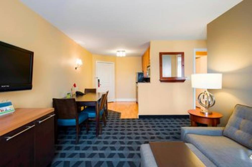 TownePlace Suites By Marriott Kansas City Overland Park 8