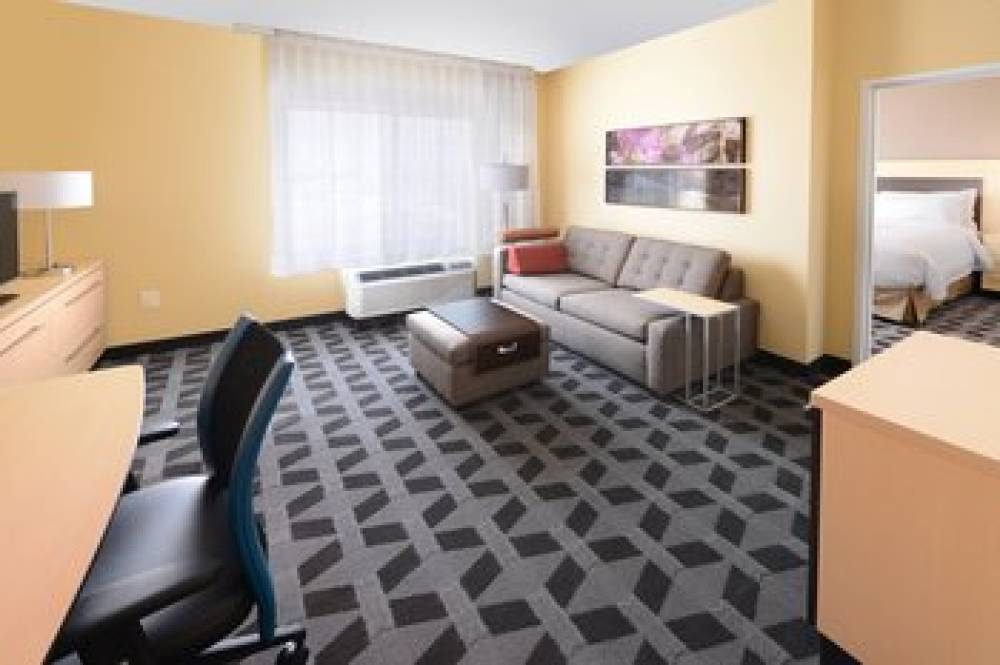 TownePlace Suites By Marriott Laredo 7