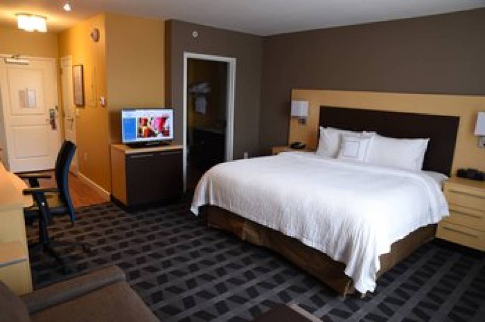 TownePlace Suites By Marriott Lawrence Downtown 7