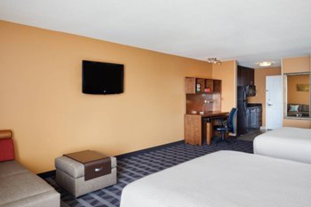 TownePlace Suites By Marriott Midland 8