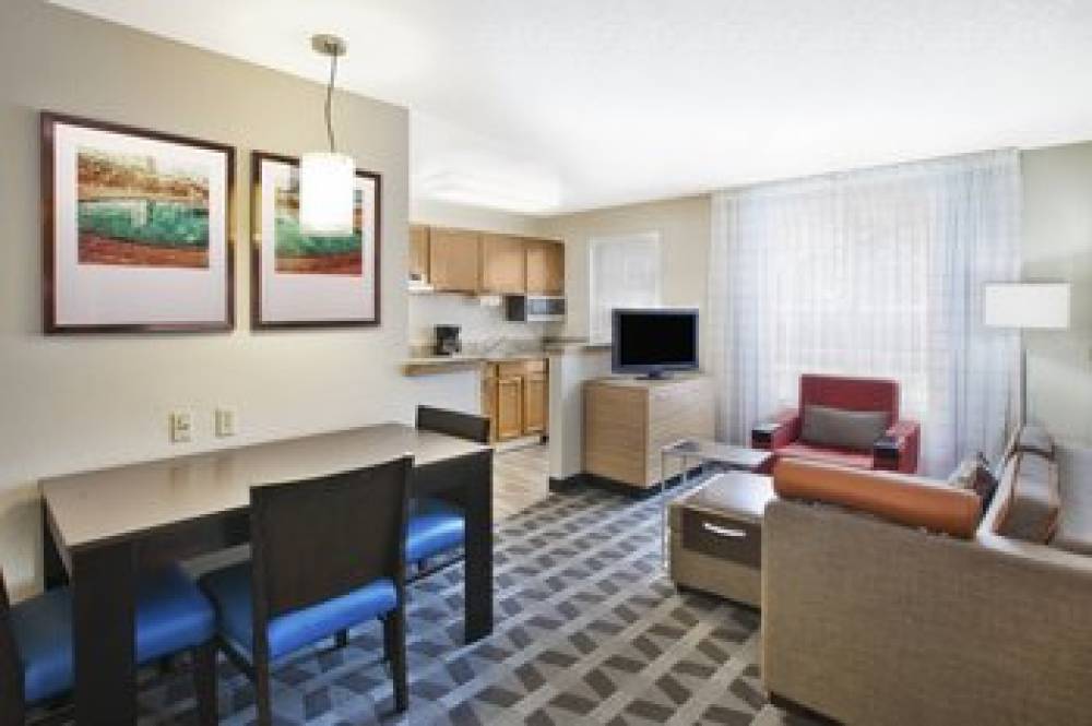 TownePlace Suites By Marriott Milwaukee Brookfield 6