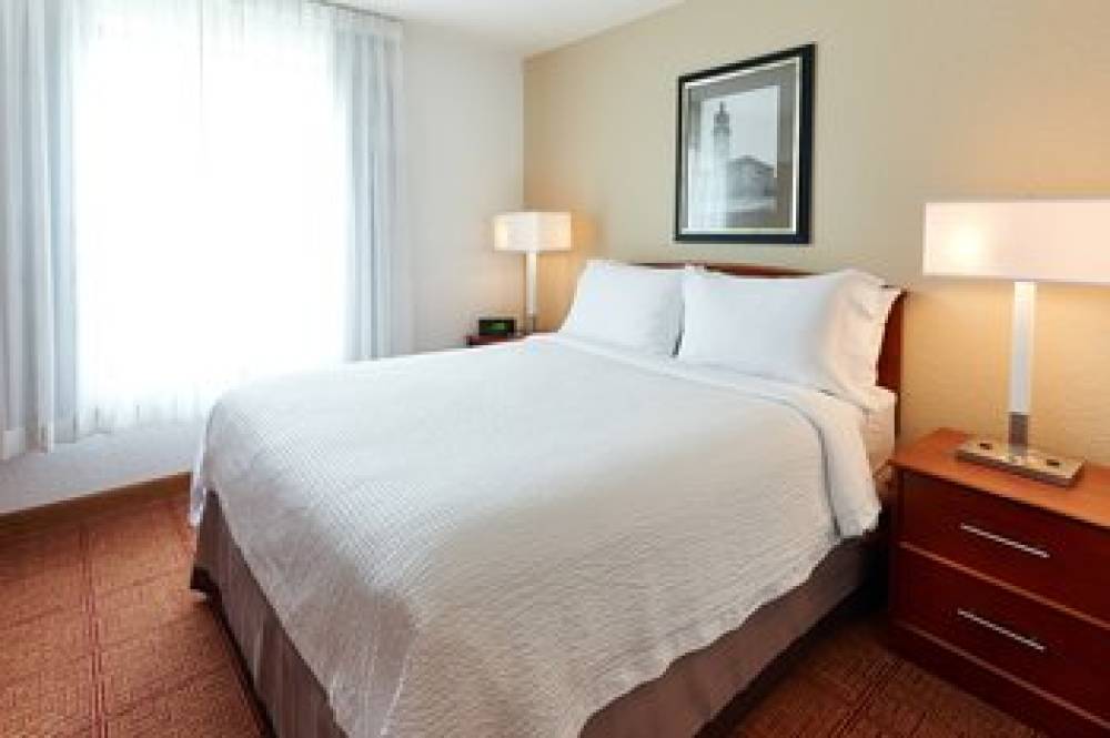 TownePlace Suites By Marriott Minneapolis Downtown North Loop 9