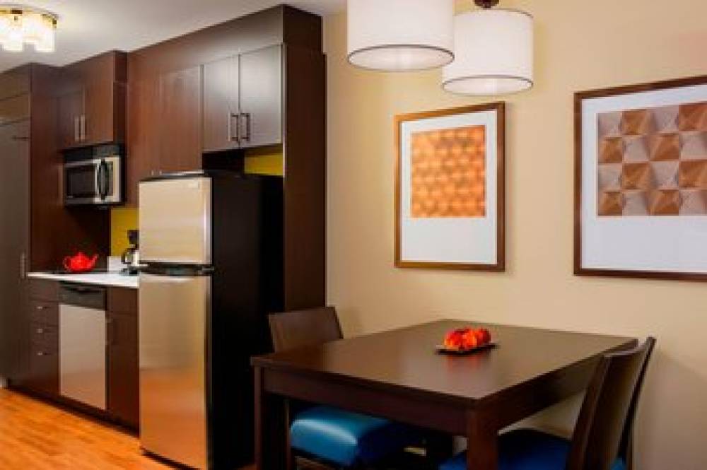 TownePlace Suites By Marriott Red Deer 8