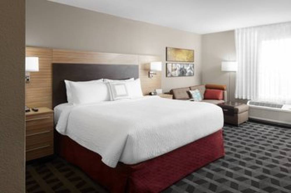 TownePlace Suites By Marriott Tampa South 9