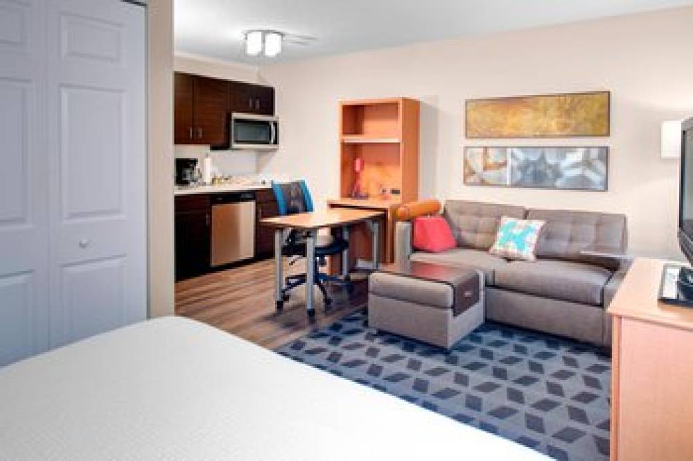 TownePlace Suites By Marriott Wichita East 9