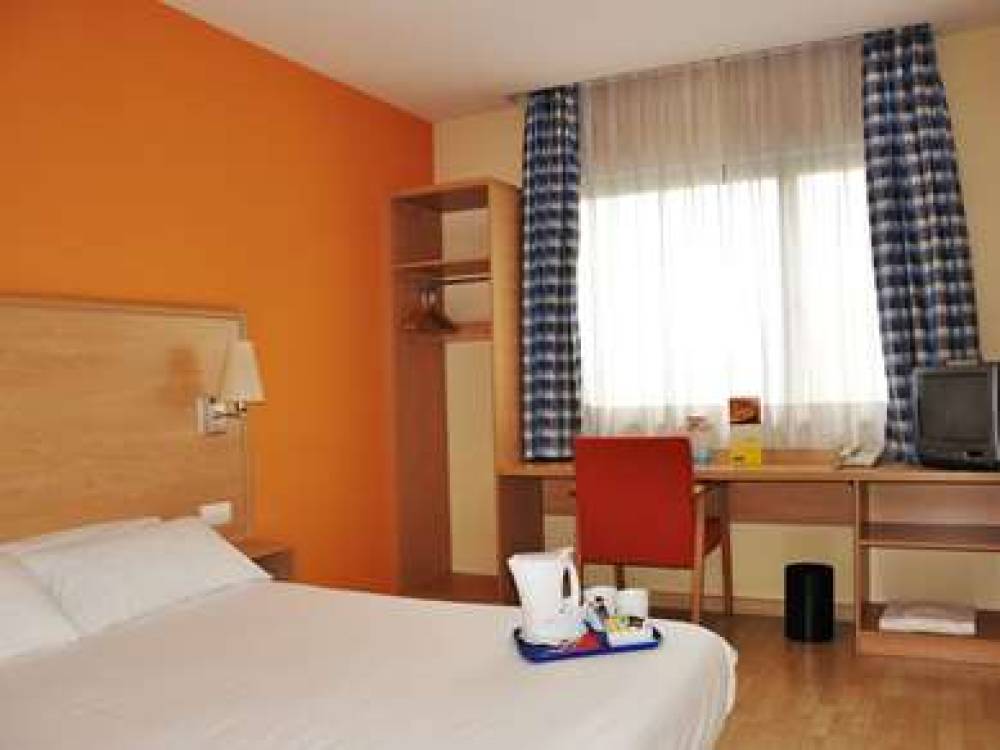 Travelodge Barcelona Fira 10