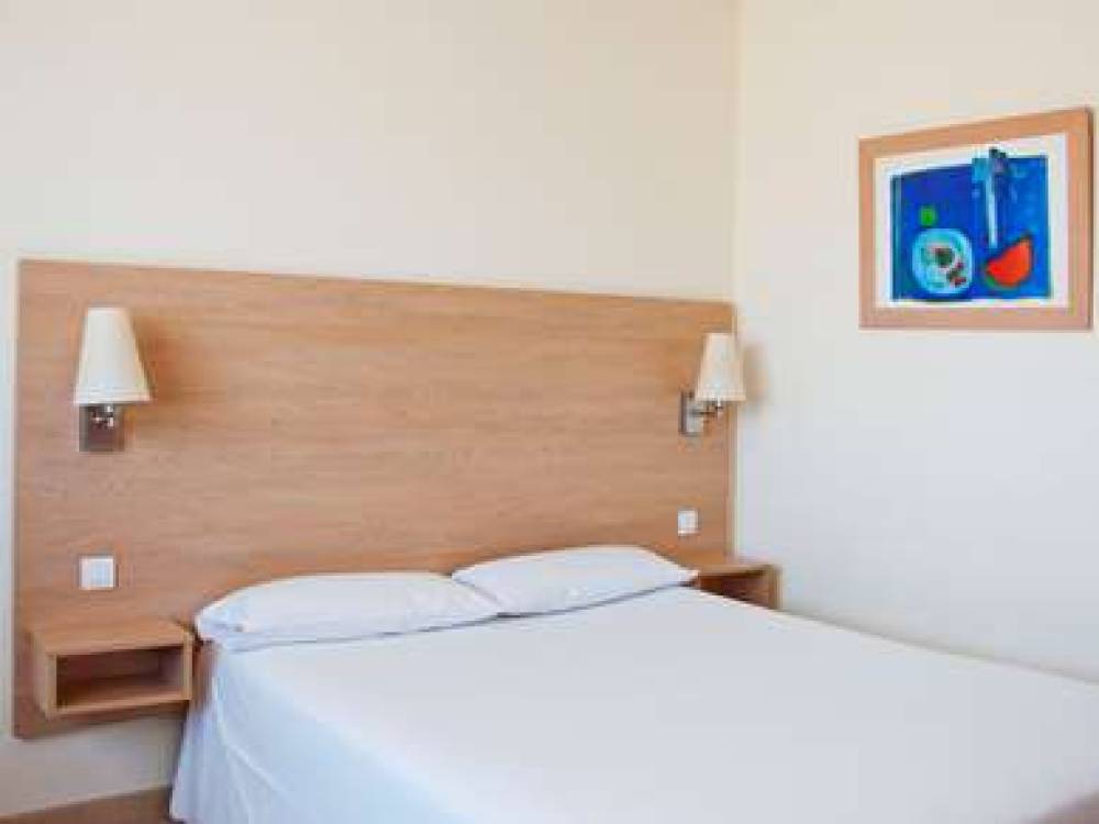 Travelodge Barcelona Fira 8