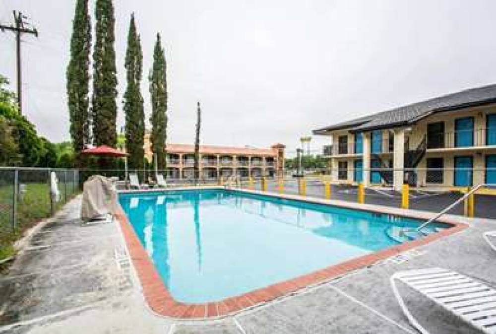 TRAVELODGE BY WYNDHAM ALACHUA 2