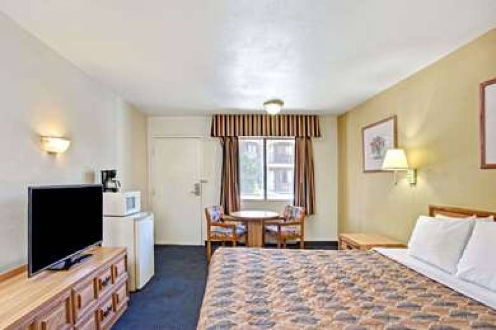 Travelodge By Wyndham Banning CA Near Casino/Outlet Mall 6