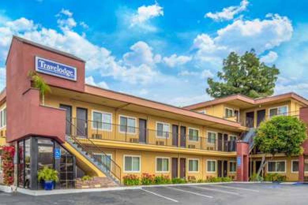 Travelodge By Wyndham Burbank-Glendale 1