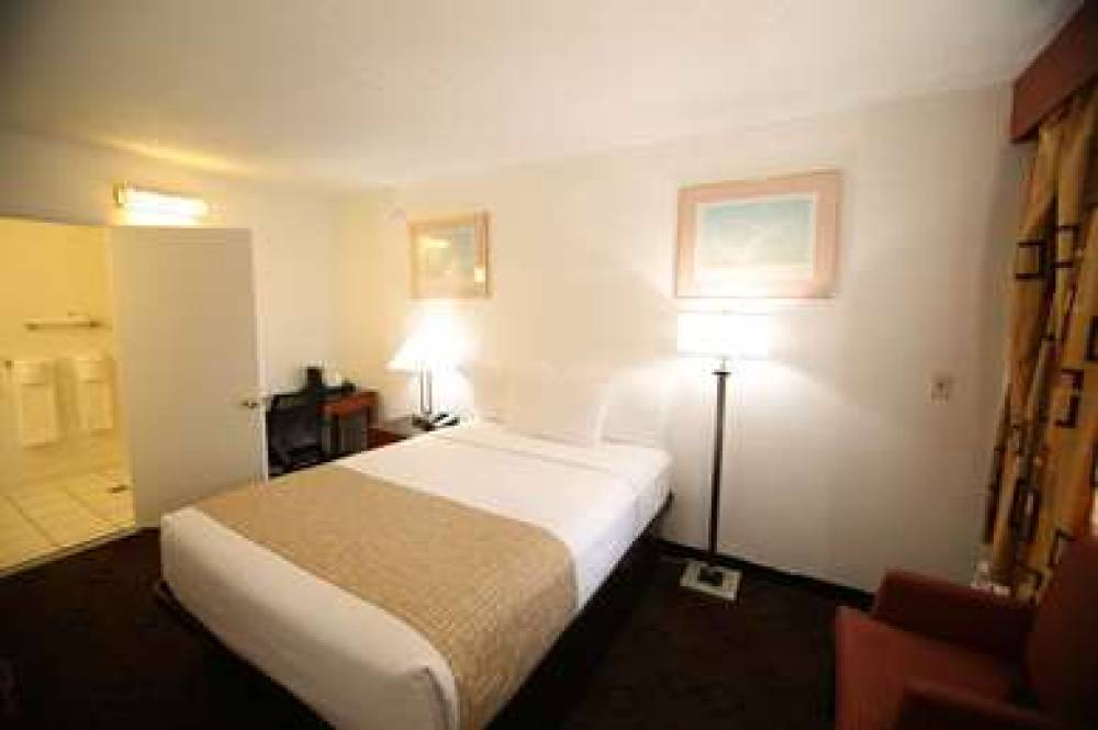 Travelodge By Wyndham Burbank-Glendale 4