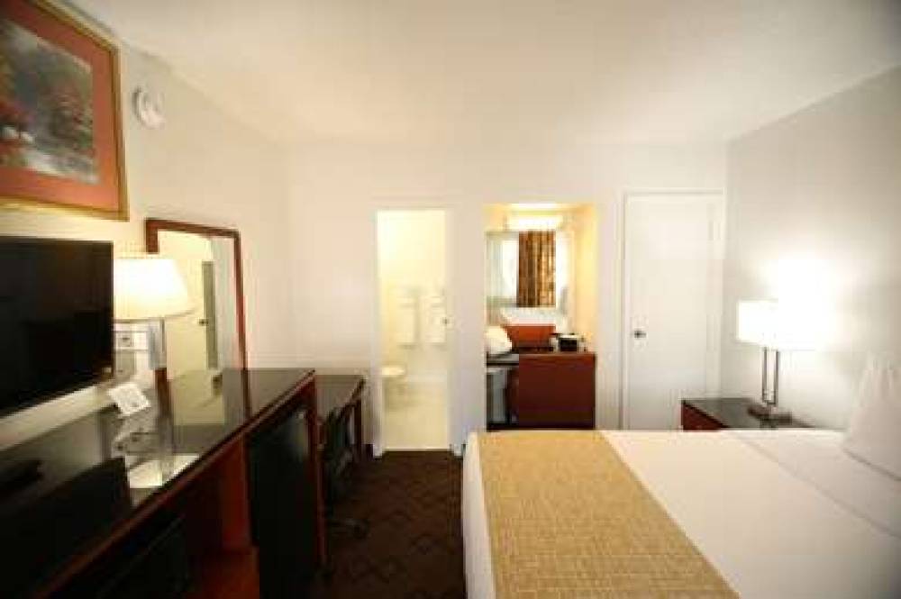 Travelodge By Wyndham Burbank-Glendale 5