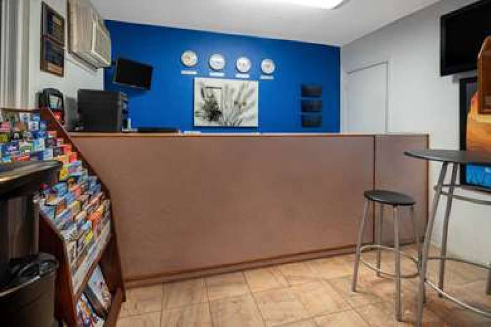 Travelodge By Wyndham Burbank-Glendale 3