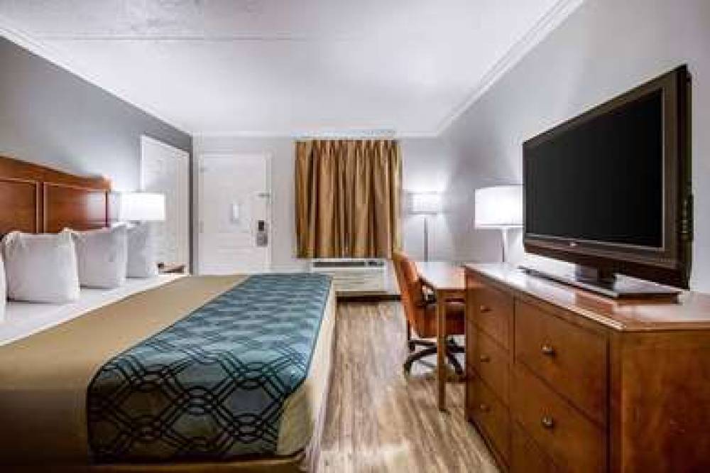 TRAVELODGE BY WYNDHAM CANTON/LIVONI 7