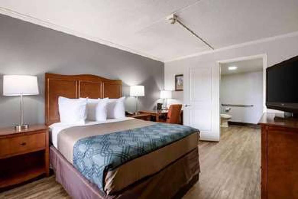 TRAVELODGE BY WYNDHAM CANTON/LIVONI 5