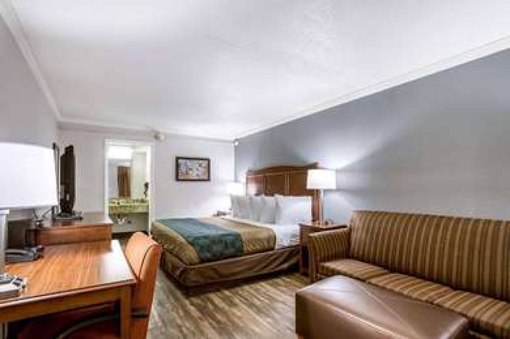 TRAVELODGE BY WYNDHAM CANTON/LIVONI 6