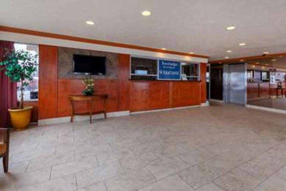 TRAVELODGE BY WYNDHAM CLEVELAND AIR 4