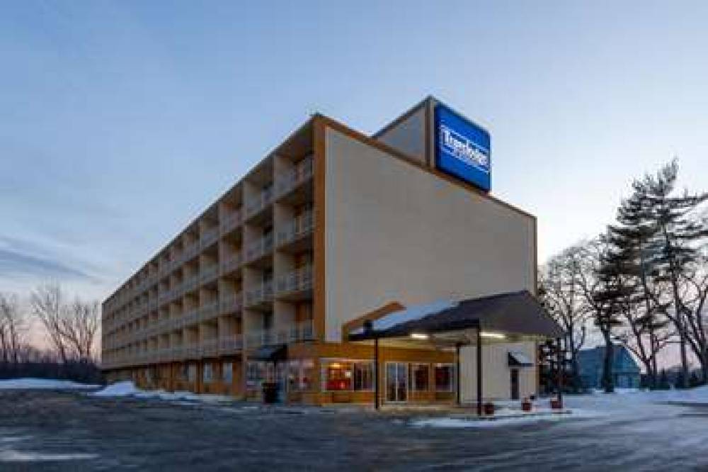 TRAVELODGE BY WYNDHAM CLEVELAND AIR 2