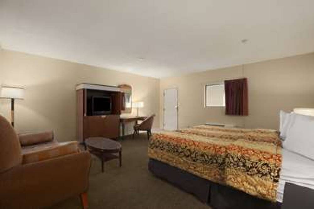 Travelodge By Wyndham Clovis 8