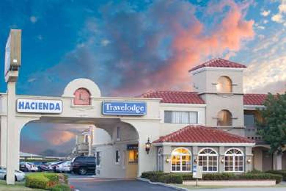 Travelodge By Wyndham Costa Mesa Newport Beach Hacienda 2