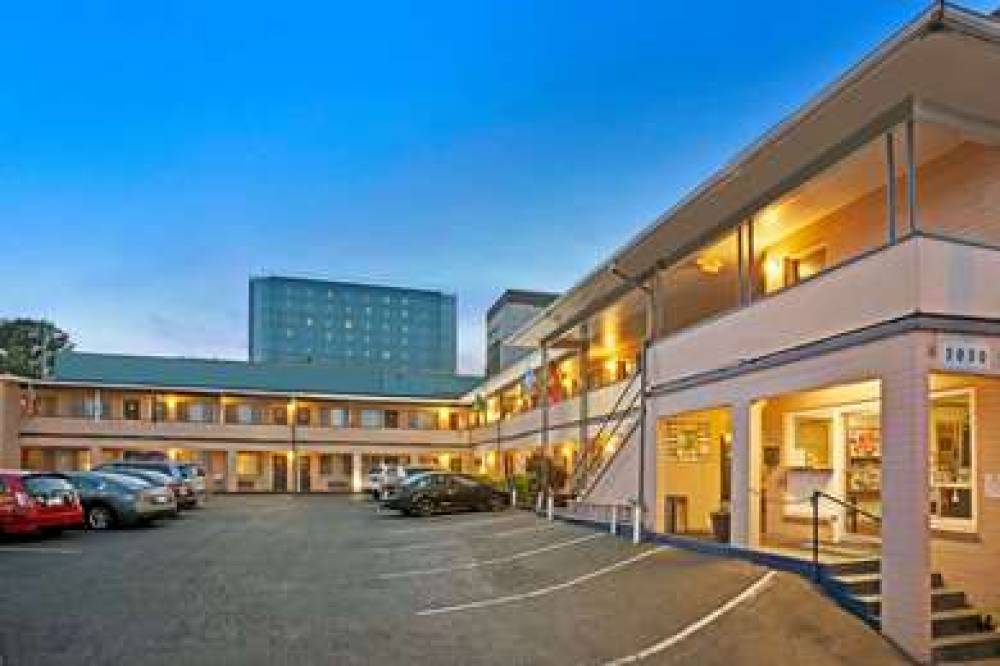 Travelodge By Wyndham Everett City Center 1