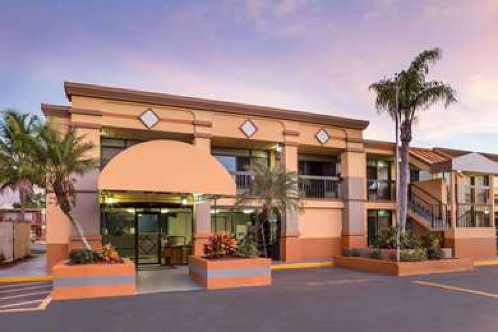 TRAVELODGE BY WYNDHAM, FORT MYERS N 1