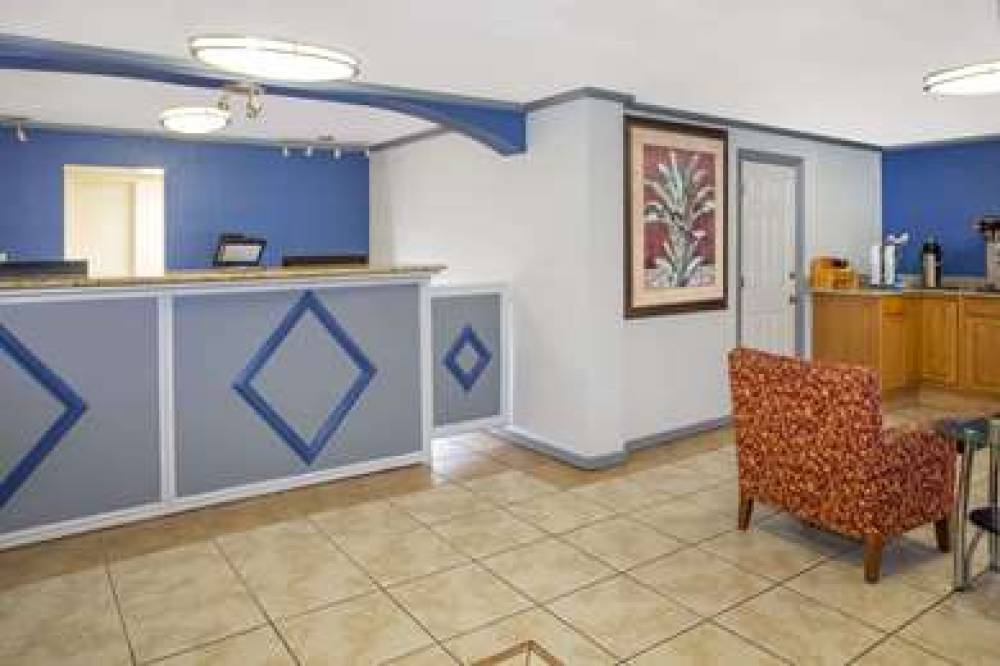 TRAVELODGE BY WYNDHAM, FORT MYERS N 4