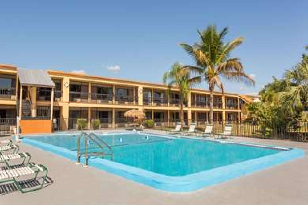 TRAVELODGE BY WYNDHAM, FORT MYERS N 5