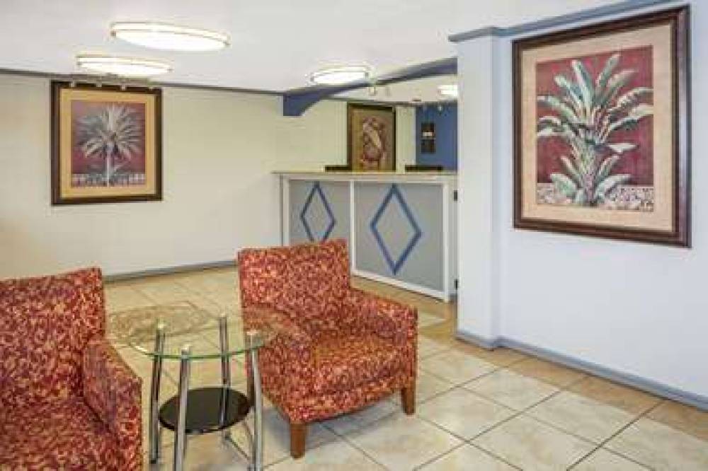 TRAVELODGE BY WYNDHAM, FORT MYERS N 3