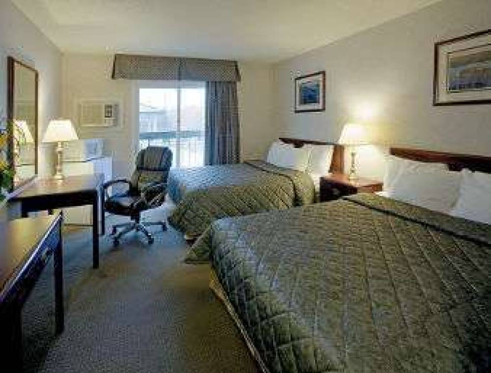 TRAVELODGE BY WYNDHAM GANANOQUE 6